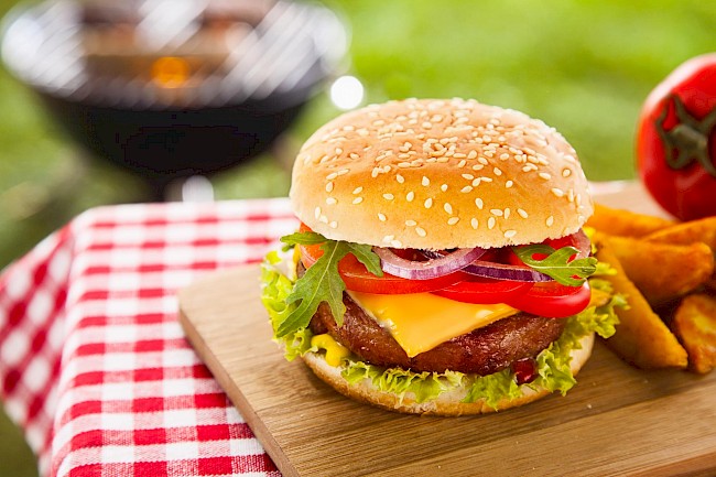 Quarter Pounder with Cheese Calories and Nutrition (100g)