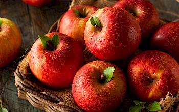 Fuji apple - calories, nutrition, weight
