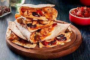 Quesadilla with chicken - calories, kcal