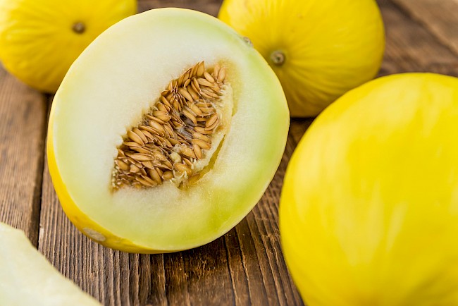 Honeydew Melon Calories and Nutrition (100g)
