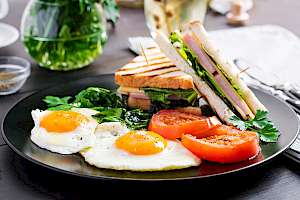 Ham and egg sandwich - calories, kcal