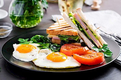 Ham and egg sandwich - calories, kcal