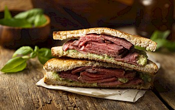 Pastrami sandwich - calories, nutrition, weight