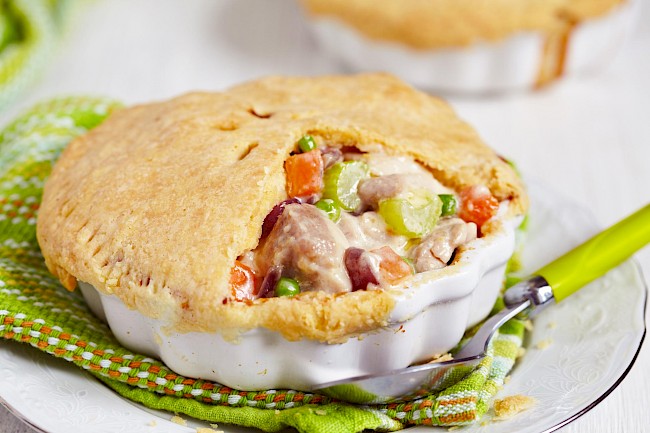 Chicken Pot Pie Calories and Nutrition (100g)