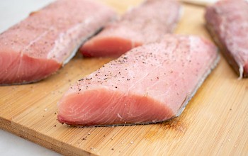 salmon vs Mahi Mahi