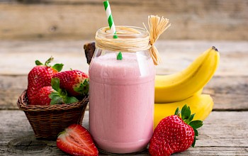 Banana strawberry smoothie - calories, nutrition, weight