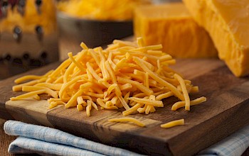 Shredded cheddar cheese - calories, nutrition, weight