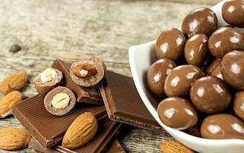 Chocolate covered almond - calories, nutrition, weight