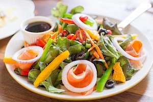 Seafood garden salad - calories, kcal