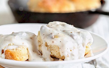 Biscuit with gravy - calories, nutrition, weight