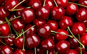 cherries vs raspberries