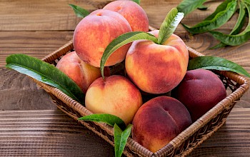 peach vs raspberries