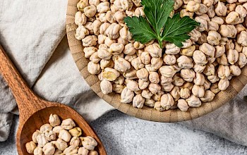 Garbanzo beans vs chickpeas - is it the same? - calories, nutrition, weight