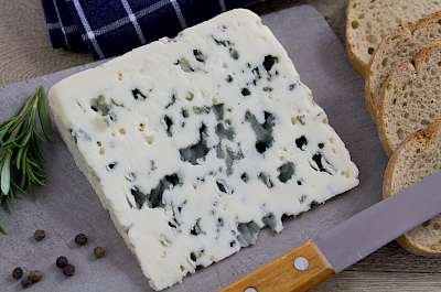 Blue cheese - calories, kcal
