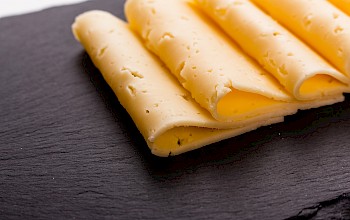 edam cheese vs swiss cheese