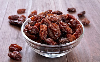 dates vs raisins