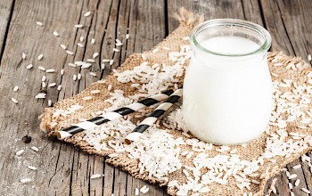 almond milk vs rice milk
